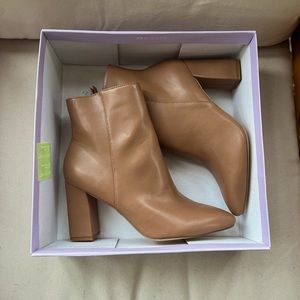 Brand new, never been worn Madden Girl Heeled Boots!